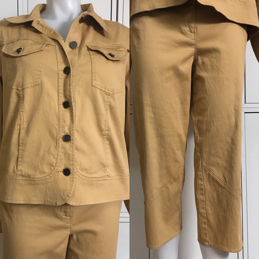 Tommy Bahama 2 Piece Jacket and Capri Pant Set (G)